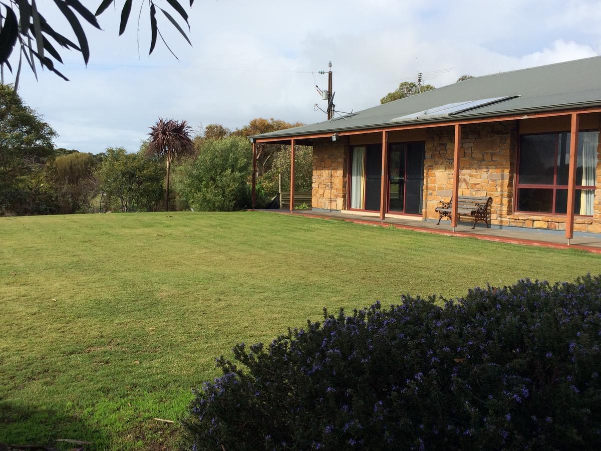 Bee'S Place - 3 Bedroom Home On 10 Acres Of Land With Distant Ocean Views Emu Bay Buitenkant foto