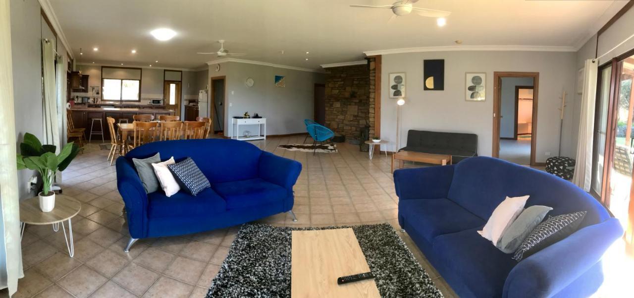Bee'S Place - 3 Bedroom Home On 10 Acres Of Land With Distant Ocean Views Emu Bay Buitenkant foto
