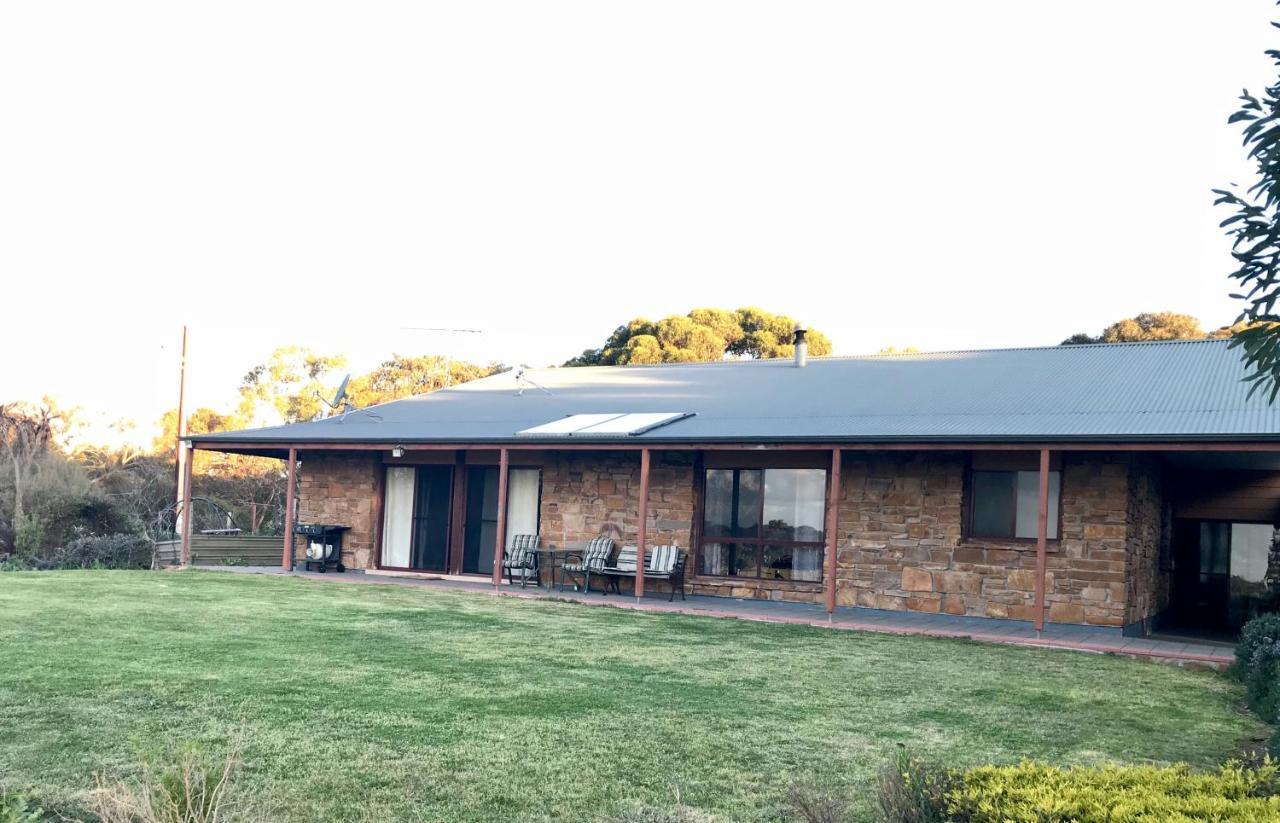 Bee'S Place - 3 Bedroom Home On 10 Acres Of Land With Distant Ocean Views Emu Bay Buitenkant foto