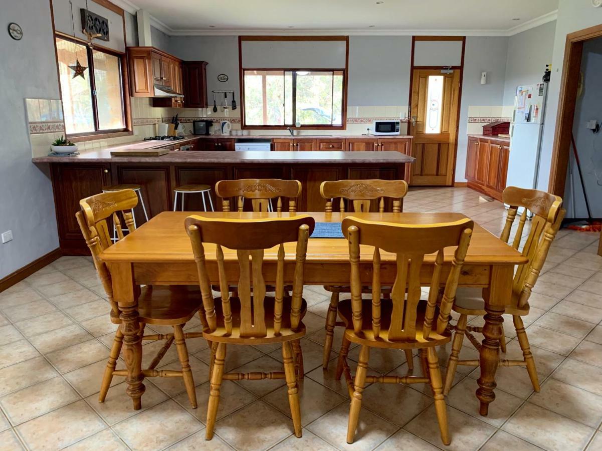 Bee'S Place - 3 Bedroom Home On 10 Acres Of Land With Distant Ocean Views Emu Bay Buitenkant foto